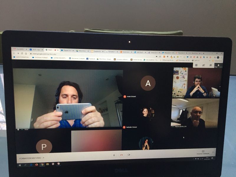 Formation sur la création de contenu Web en visioconférence pour 7 participants